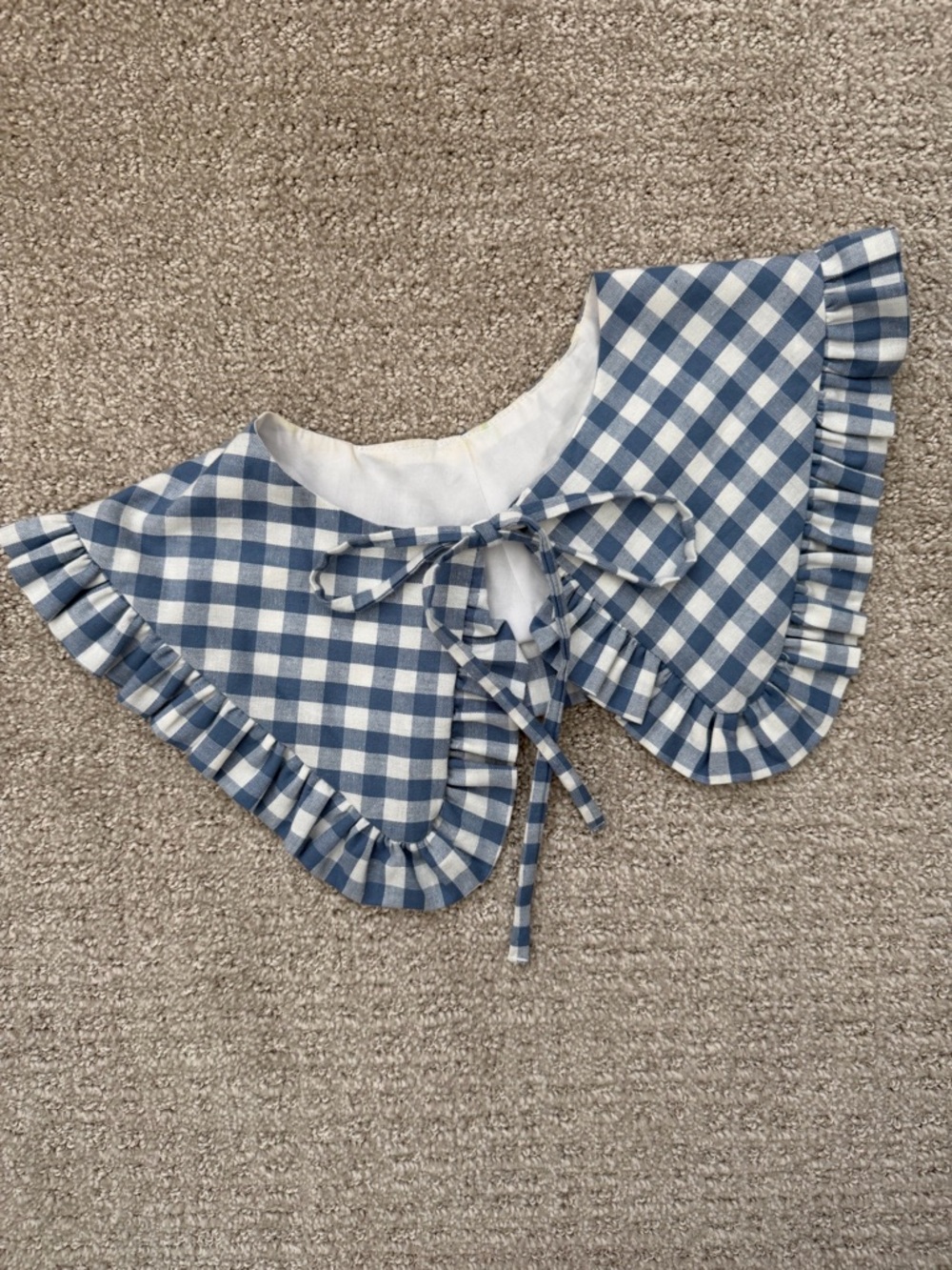 Detachable collar blue gingham